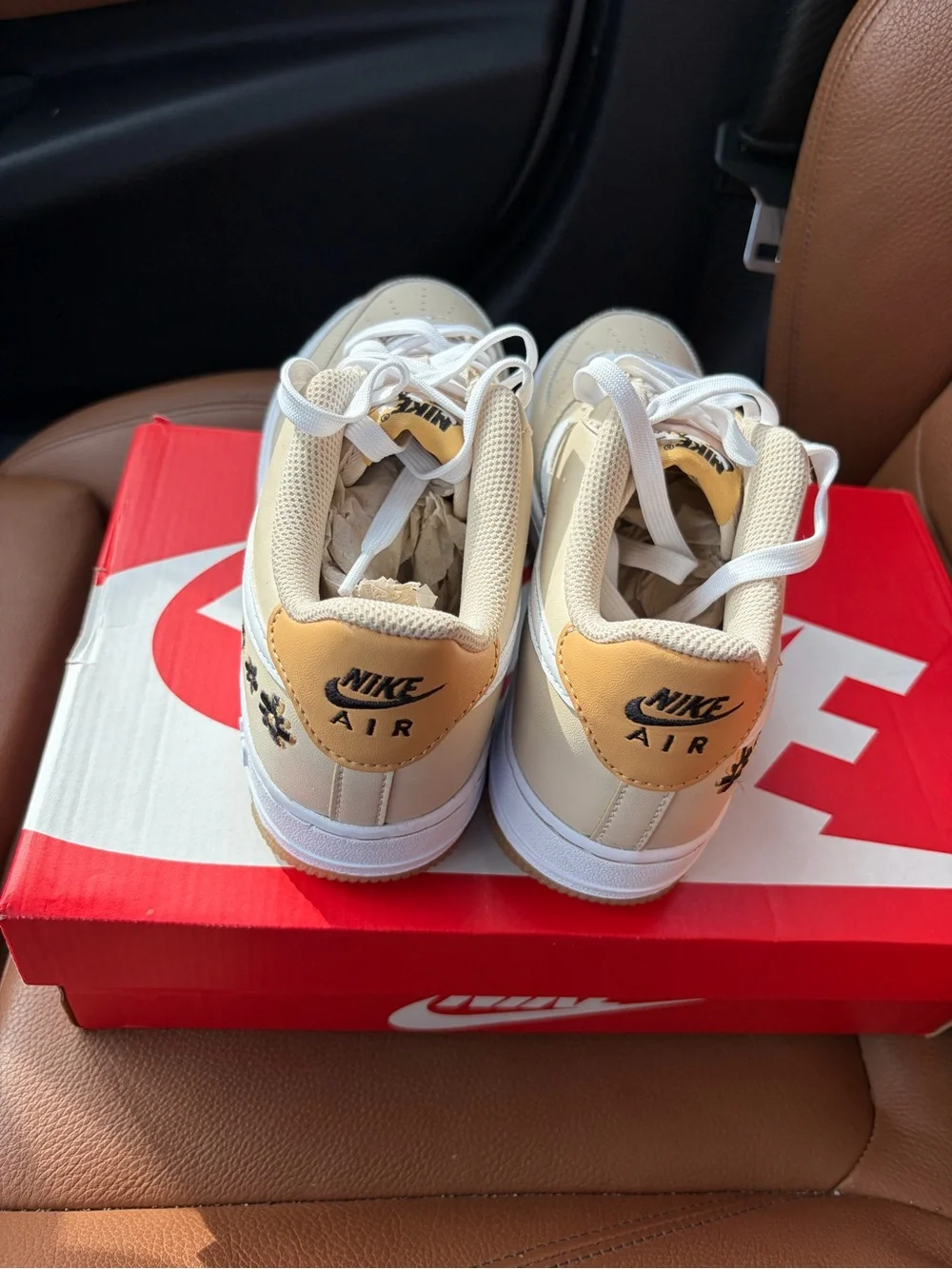 Nike Kids Cream Low-Top Sneakers with White Laces